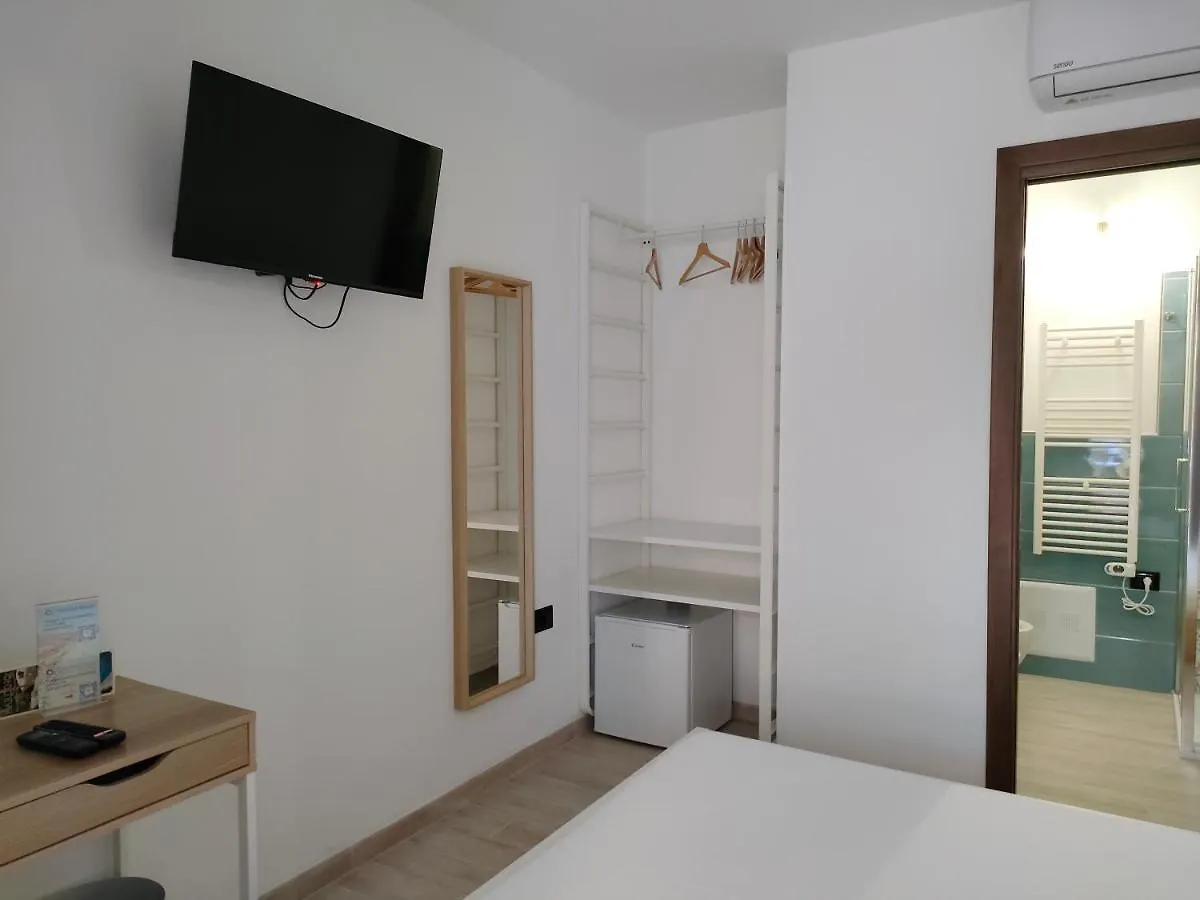 Guest house Zenia Rooms San Teodoro  Italy