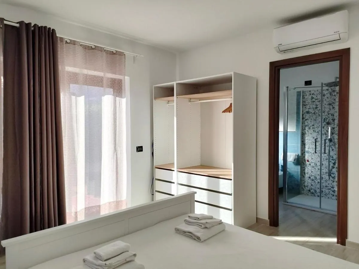 Zenia Rooms San Teodoro  Italy