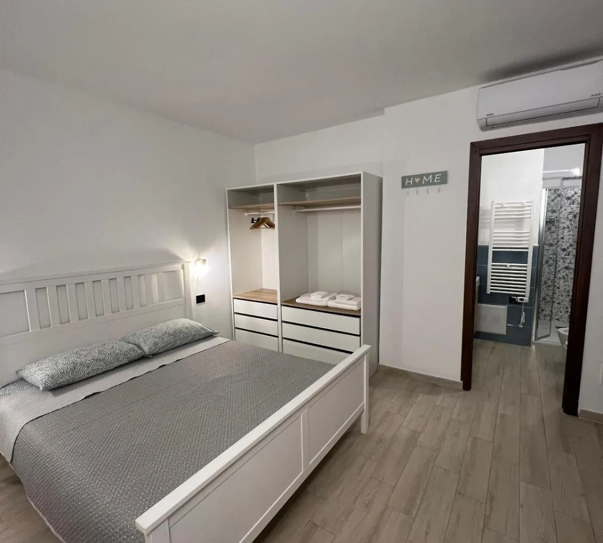 Zenia Rooms San Teodoro  0*, San Teodoro (Sardinia) Italy